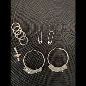 Lucky Brand 4-piece silver jewelry set - 2 pair earrings, pendant and ring set.